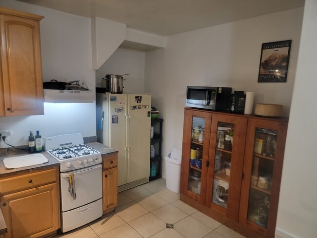 Building Photo - 1505 S Sierra Bonita Ave