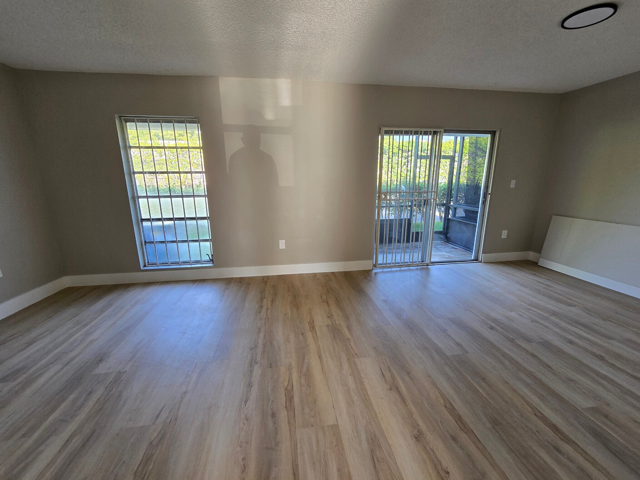 Building Photo - 17120 SW 94th Ave