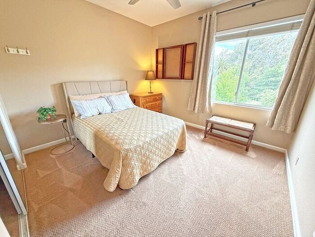 Building Photo - 5881 Capilano Dr