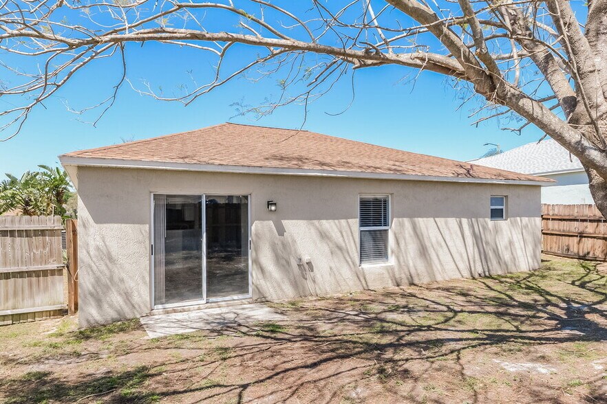 Building Photo - 15922 Wilkinson Dr