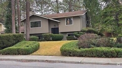 Building Photo - 4-Bed 2- bath home Near Riverside State Park