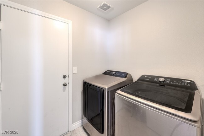 Building Photo - 4765 Calavo St