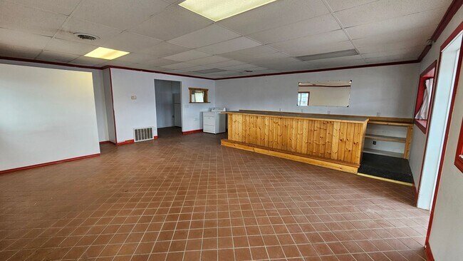 Building Photo - Ore