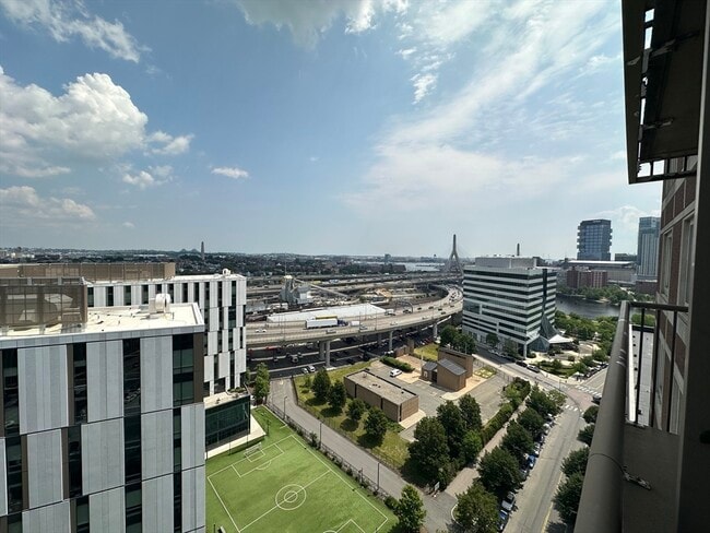 Building Photo - 10 Museum Way