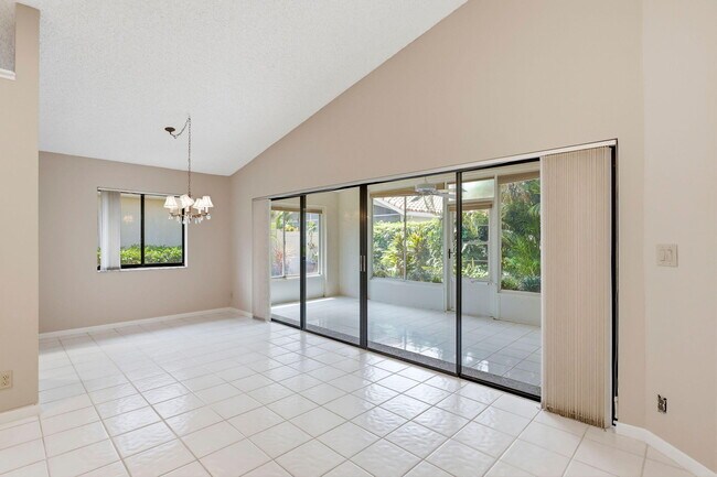 Building Photo - 6170 Bay Isles Dr
