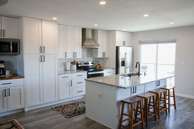 Building Photo - 12658 S Mesa View Rd