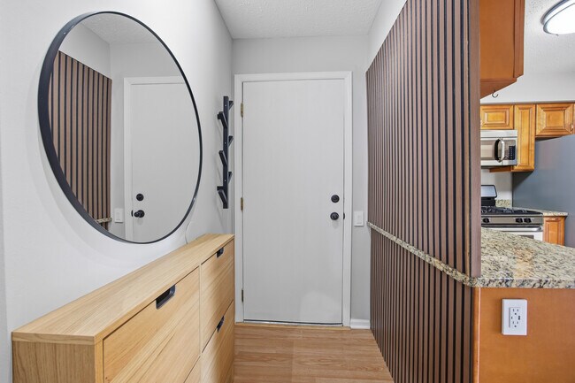 Building Photo - 13 Cedar Ct