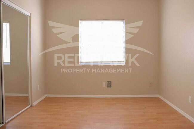 Building Photo - 41232 N Cambria Dr