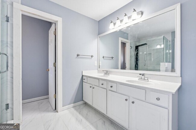 Building Photo - 5440 Village View Ln SW