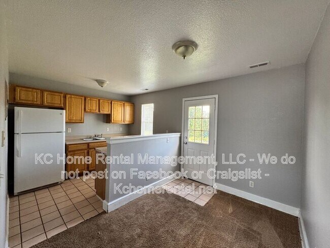 Building Photo - 804 Saddlewood St