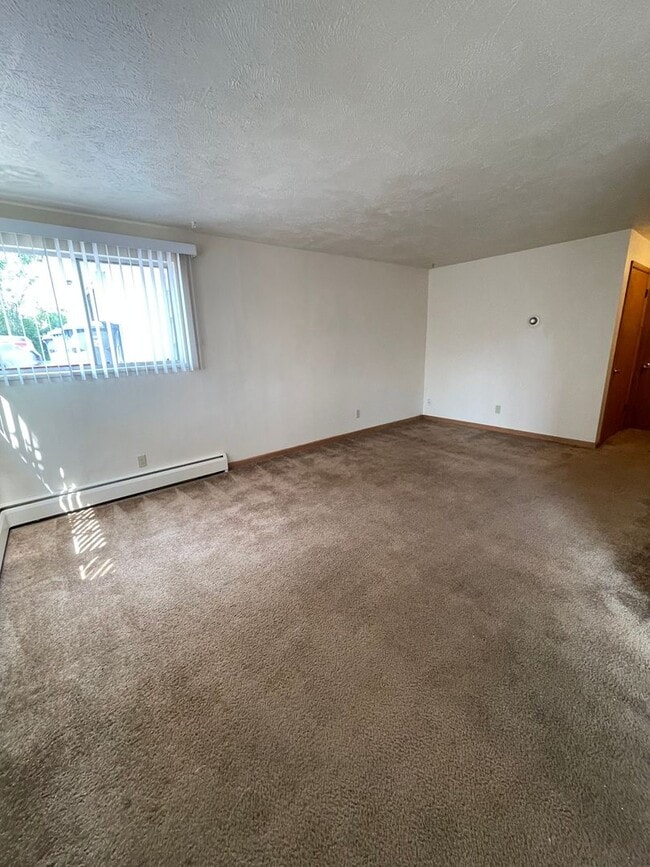 Building Photo - 2527 N Garfield Ave