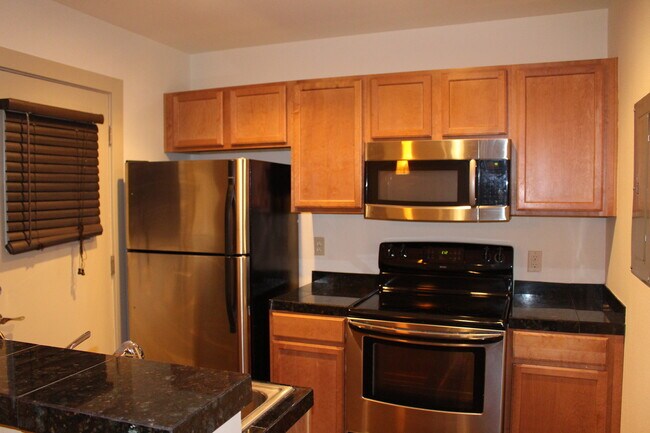 Building Photo - 209-E Eden at Avondale