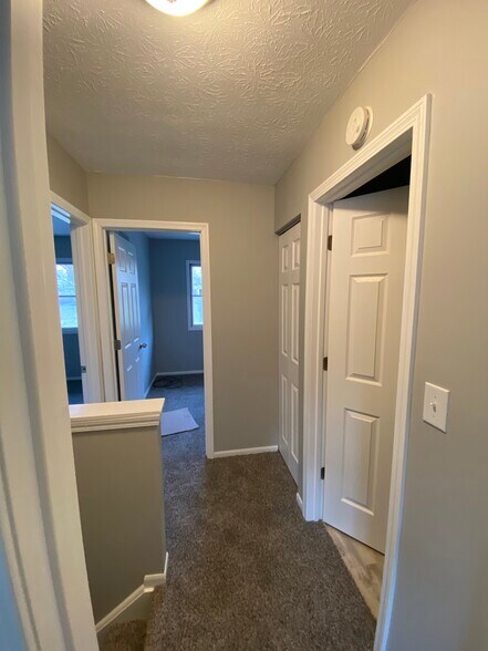 Building Photo - 6036 Applecrest Ct