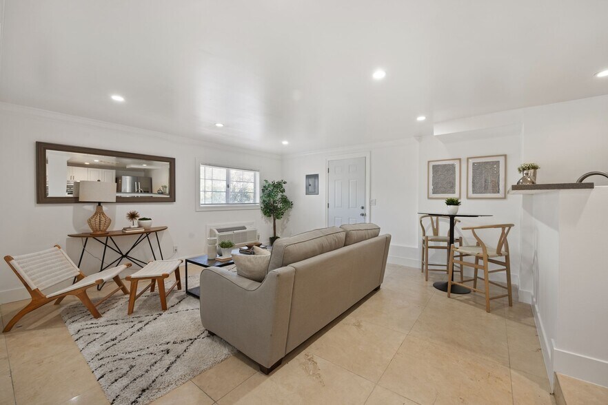 Building Photo - 3254 Dos Palos Dr