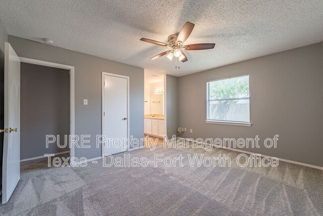 Building Photo - 731 Bluebonnet Dr