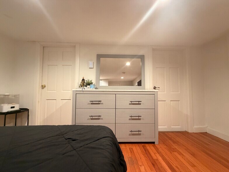 Building Photo - 532 East St