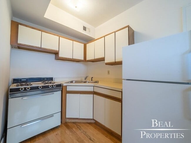 Building Photo - 1 bedroom in GLENCOE IL 60022