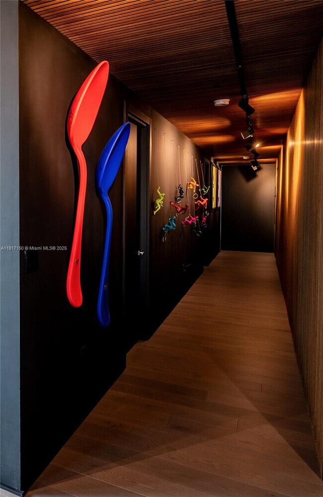 Building Photo - 1451 Brickell Ave
