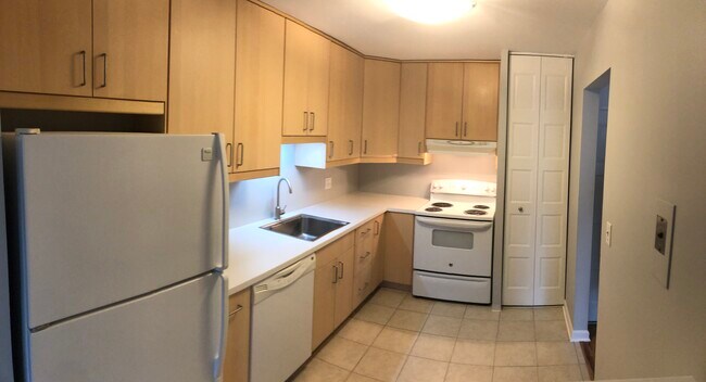 KITCHEN 2 - 6 Villa Verde Dr