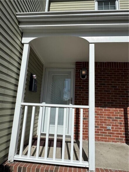 Building Photo - 62 Memorial Blvd