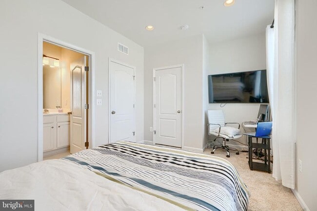 Building Photo - 2718 Lanham Hill Cir