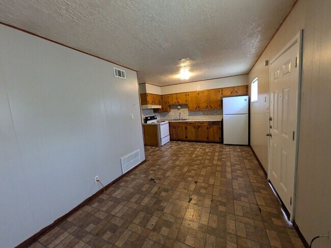 Building Photo - 4619 Hartel St