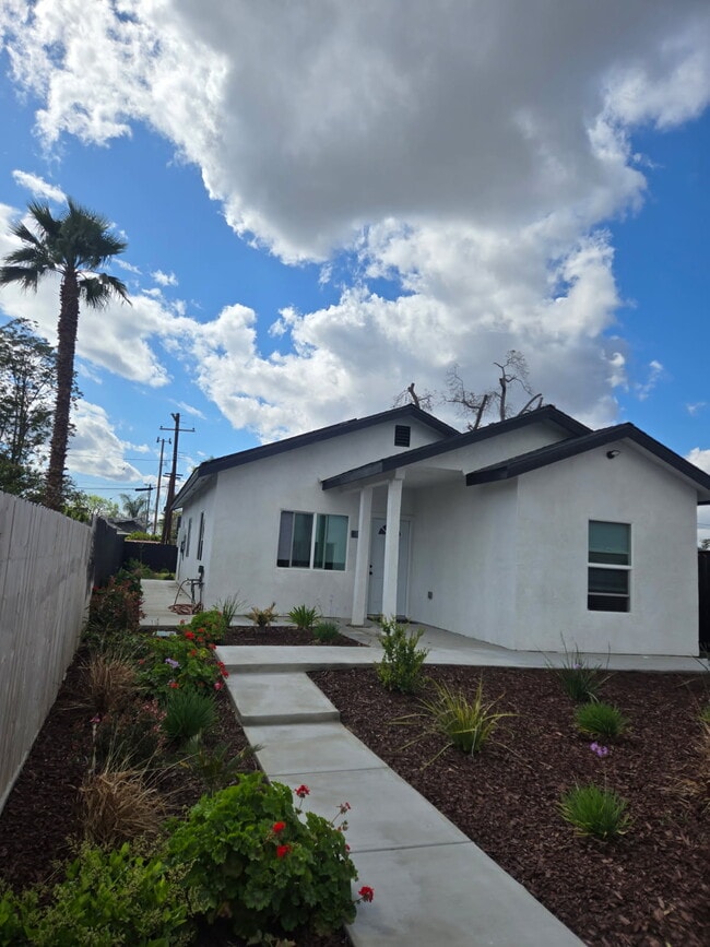 Building Photo - 310 Ohio Dr