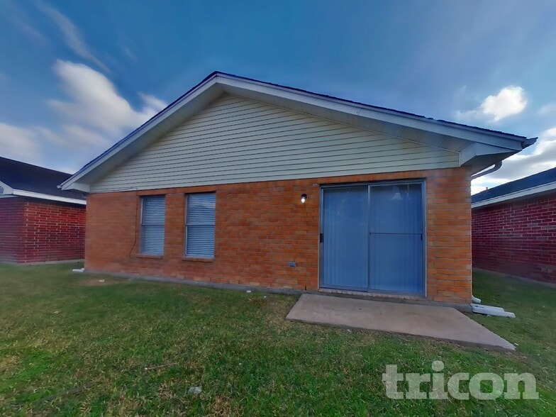 Building Photo - 3114 Boynton Dr