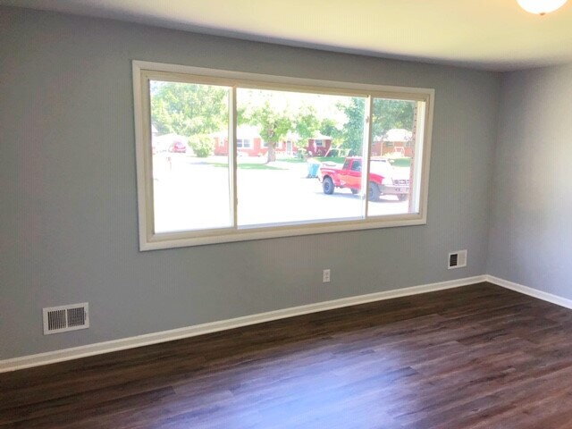 Building Photo - EAST SIDE 4 BR HOME AVAILABLE NOW!