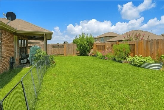 Building Photo - 21399 Hunter Hart Dr