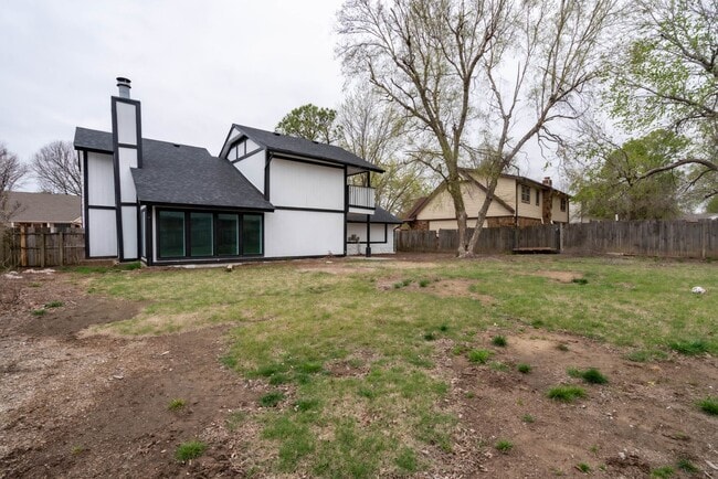 Building Photo - Gorgeous 3 Bedroom Remodel, BA Schools!