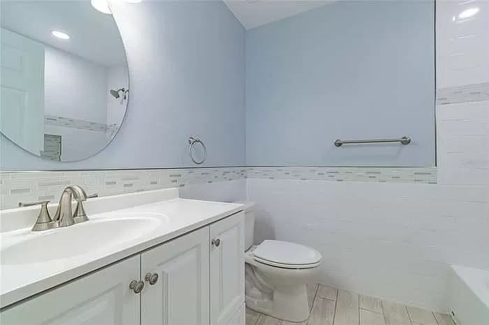 Building Photo - 2002 N St Vincent St