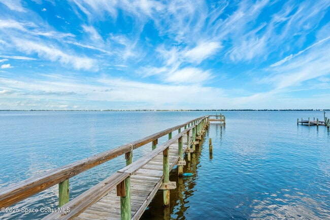 Building Photo - 2189 Pineapple Ave