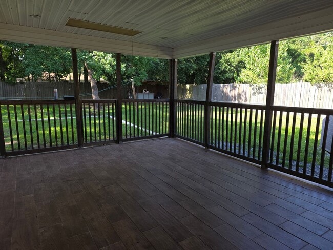 Building Photo - Gautier Property