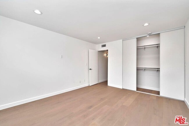 Building Photo - 843 4th St