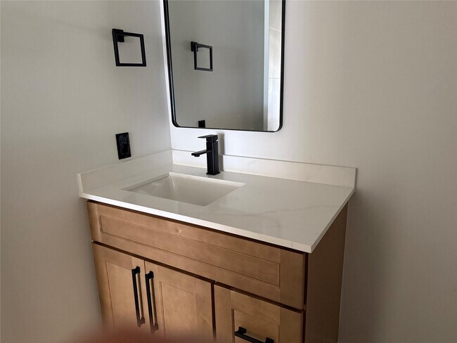 Building Photo - 3010 N Course Dr