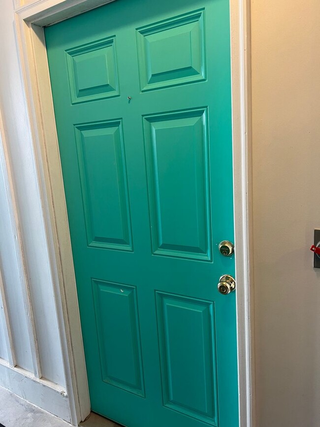 Building Photo - Carolina Beach - One Bedroom Studio/Room -...