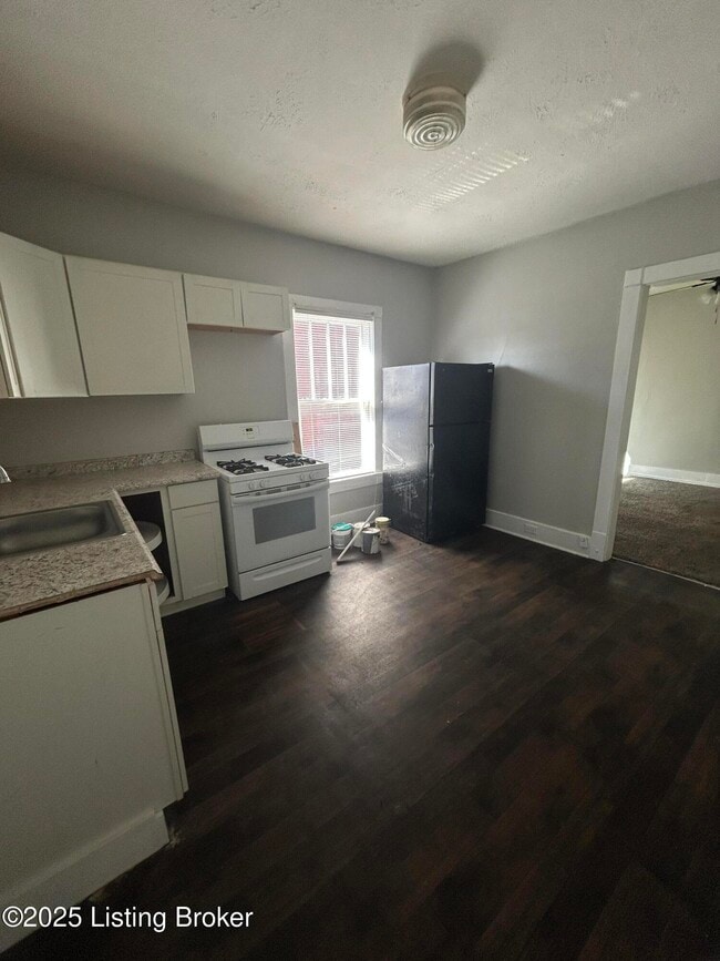 Building Photo - 1836 Algonquin Pkwy