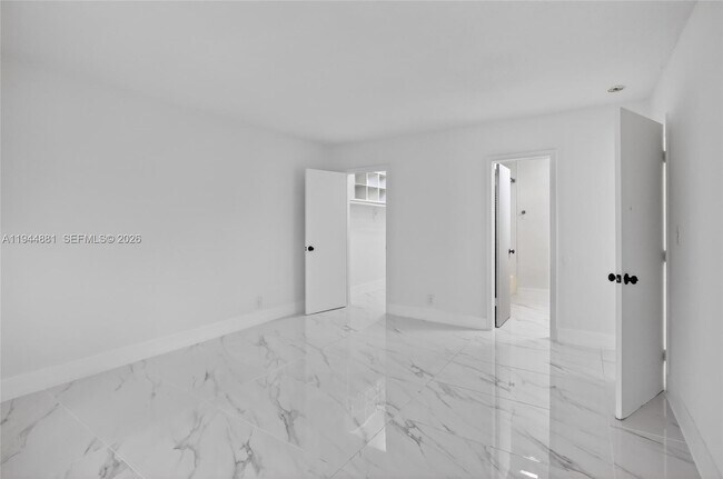 Building Photo - 5731 NE 18th Ave