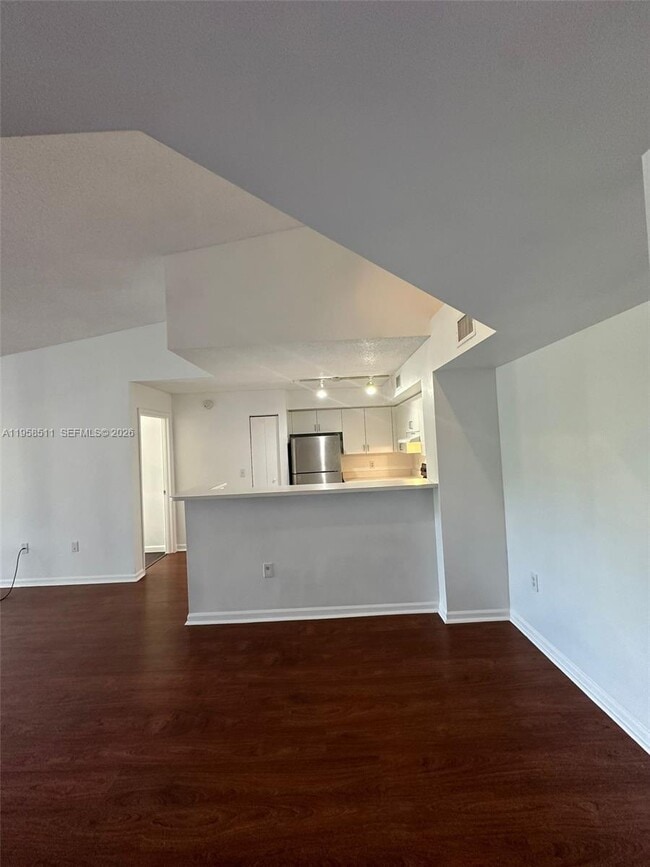 Building Photo - 4848 N State Rd 7