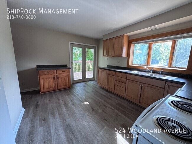 Building Photo - 524 Woodland Ave