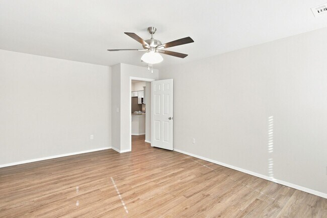 Building Photo - 2751 W Obsidian St
