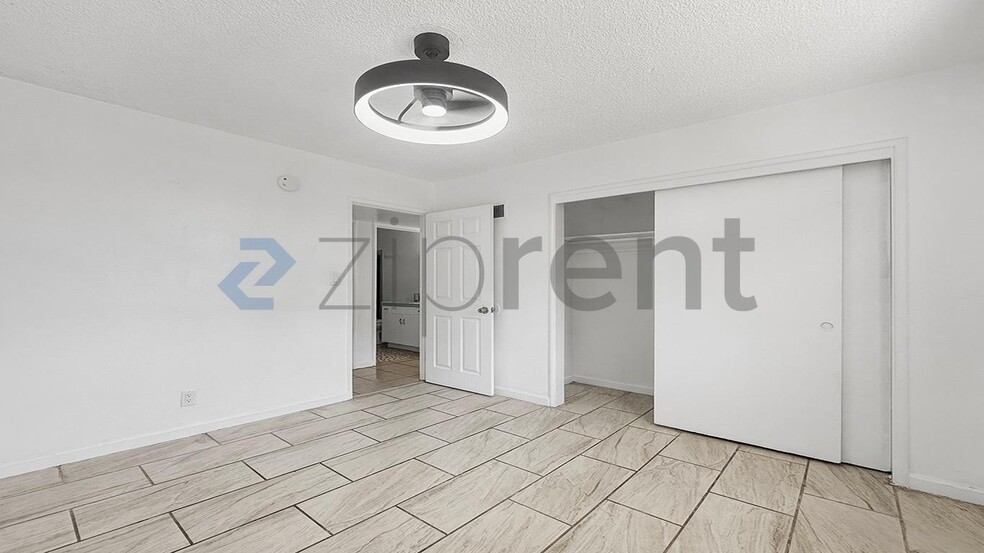 Building Photo - 132 W 18th St