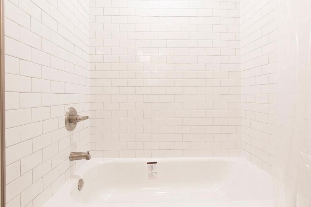 Building Photo - 1749 Beechwood Cir S