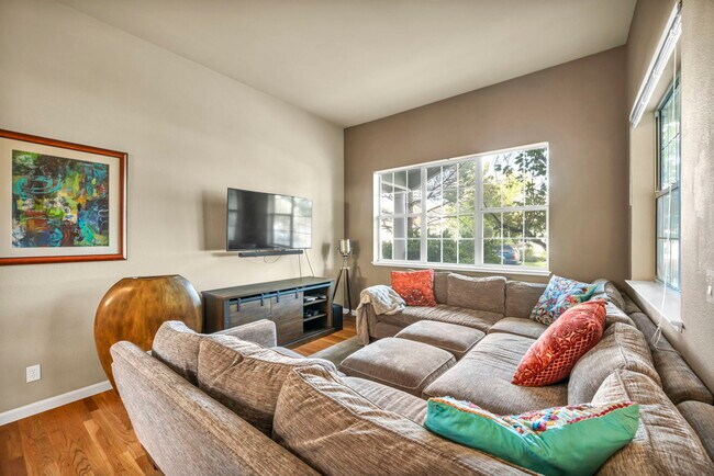 Building Photo - 4731 Ellicott Wy