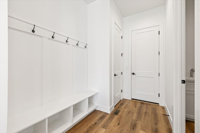Building Photo - Luxury 5-Bed + Bonus + RV Garage Home for ...
