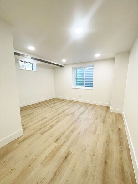 Master Suite 2 Bedroom - 491 S Otis St