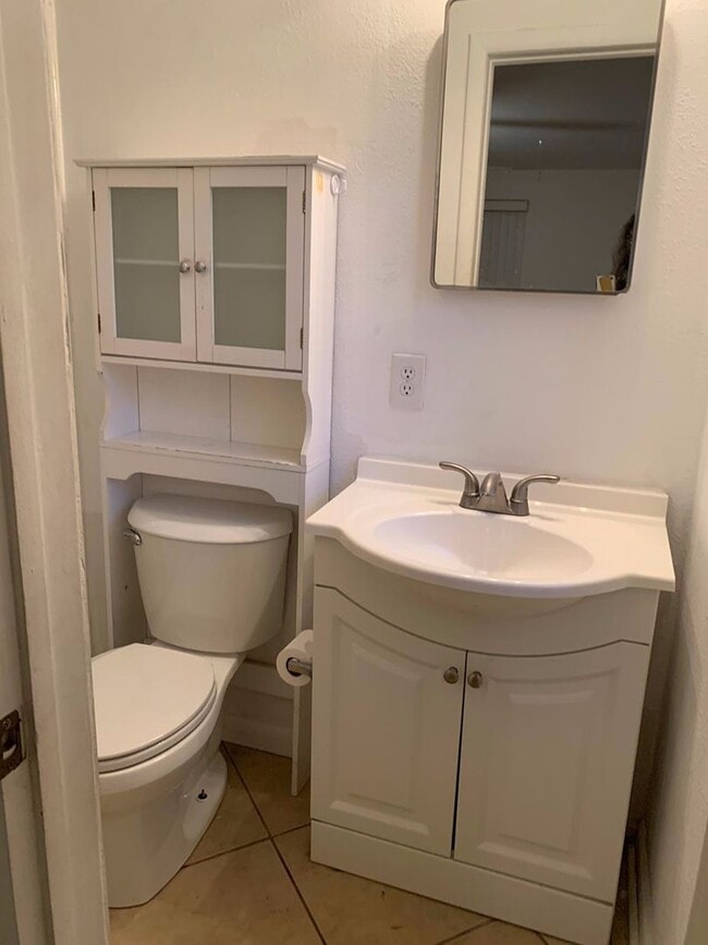 Building Photo - Available NOW ! - Single Family House in Orlando