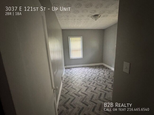 Building Photo - 3037 E 121st St
