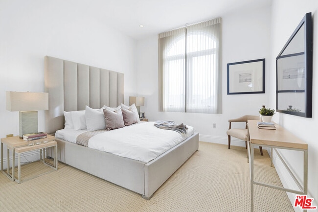 Building Photo - 420 S Hamel Rd